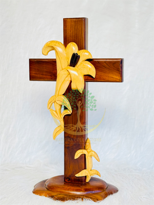 Lilly Cross